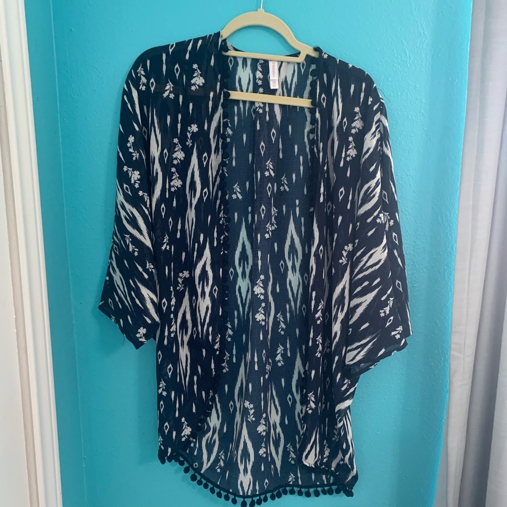 Xhiliration Kimono